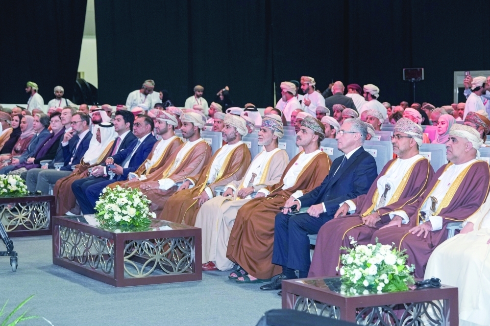 عکس واقعی و رسمی همان خبر؛ منبع: روزنامه عمان