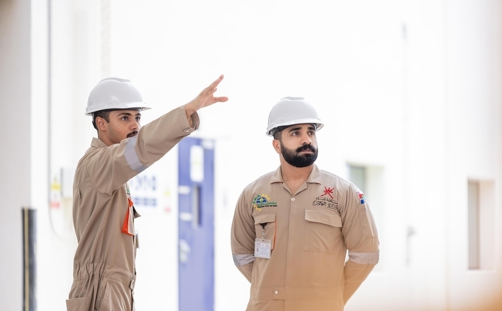 تصویر واقعی سخنرانی درباره مهارتها و بازار کار در مجمع عمان ۲۰۲۶؛ منبع عمان آبزرور
